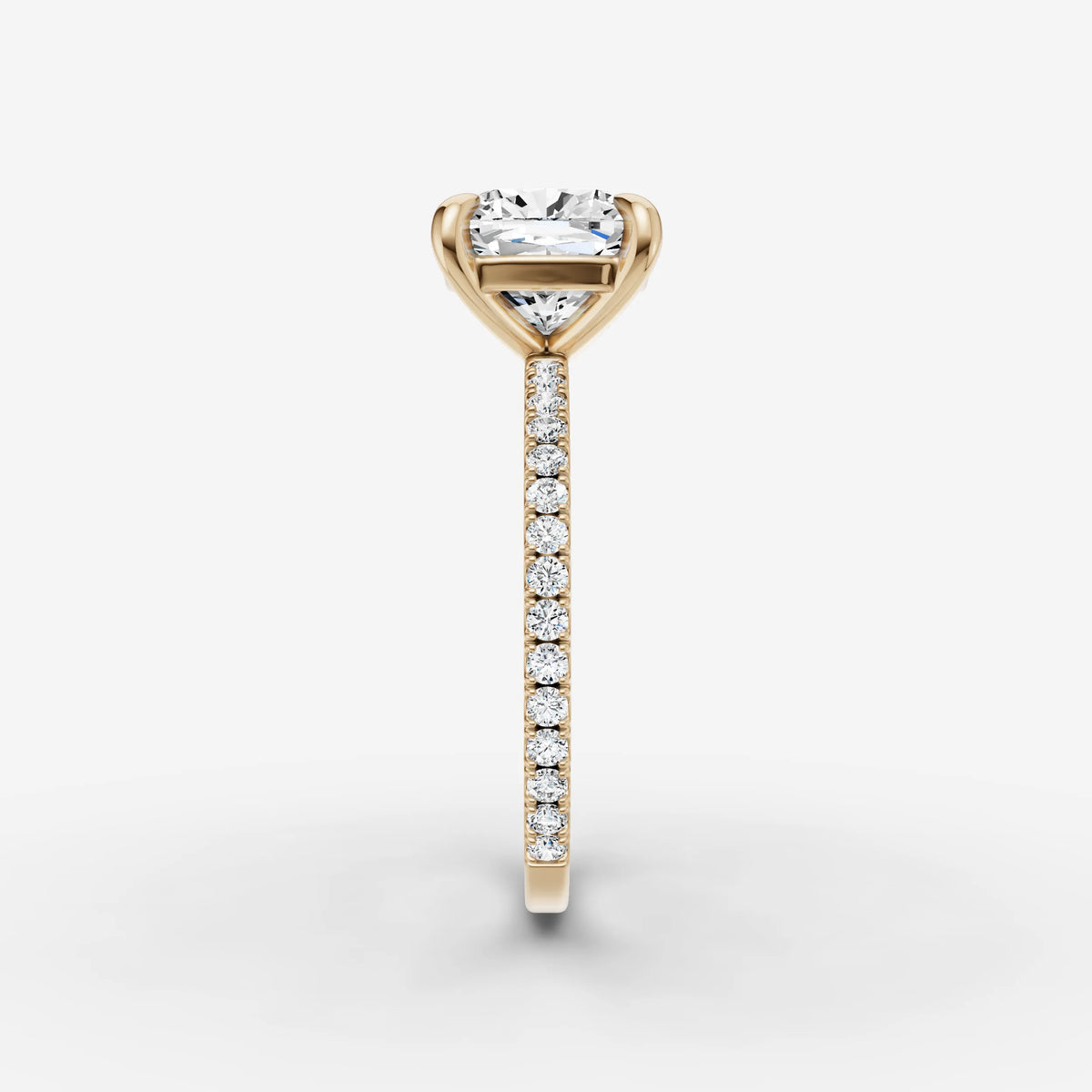 Etoile cushion diamond setting in gold, angled view