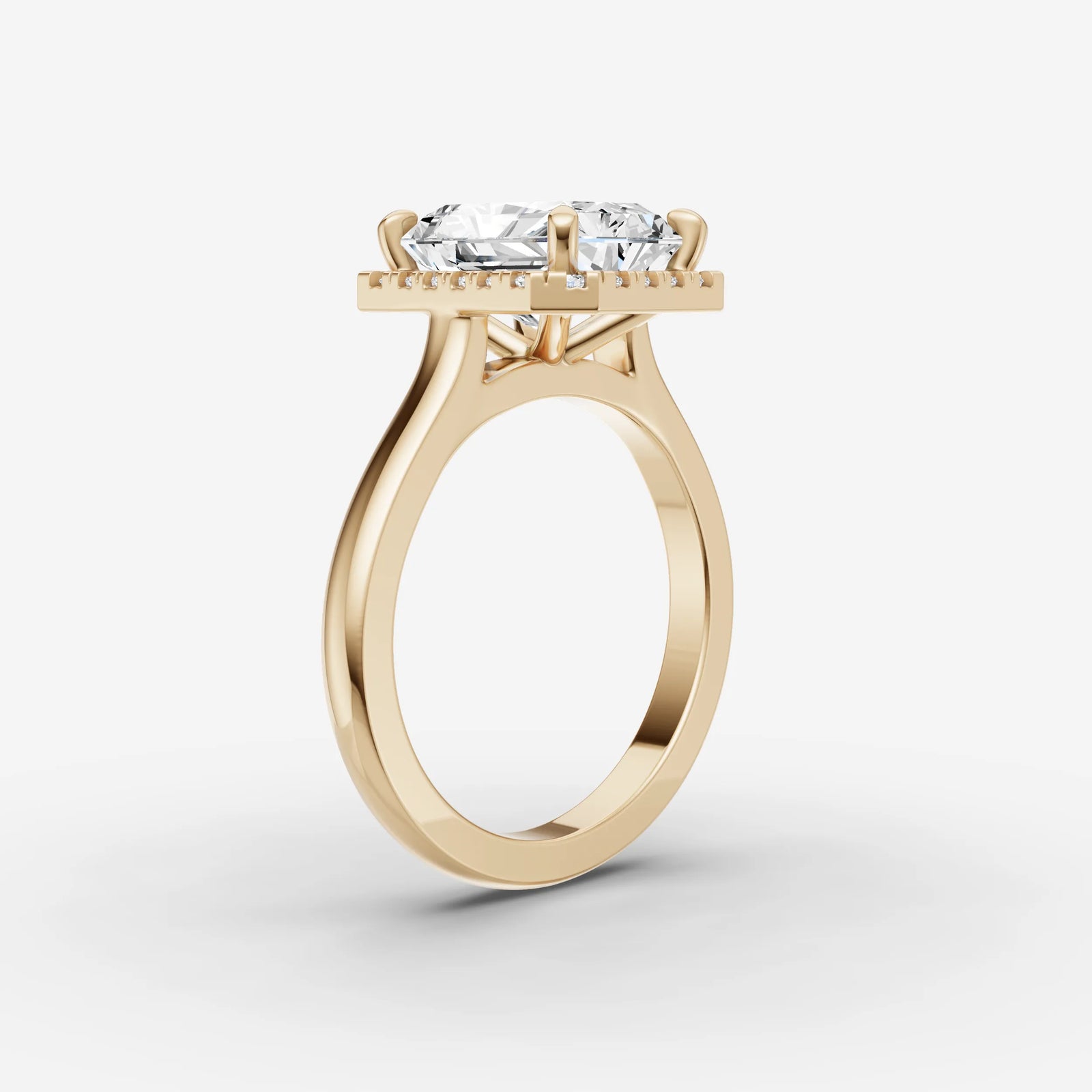 Aurore radiant diamond setting in gold, detail view