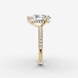 Mystere Etoile pear diamond setting in gold, angled view