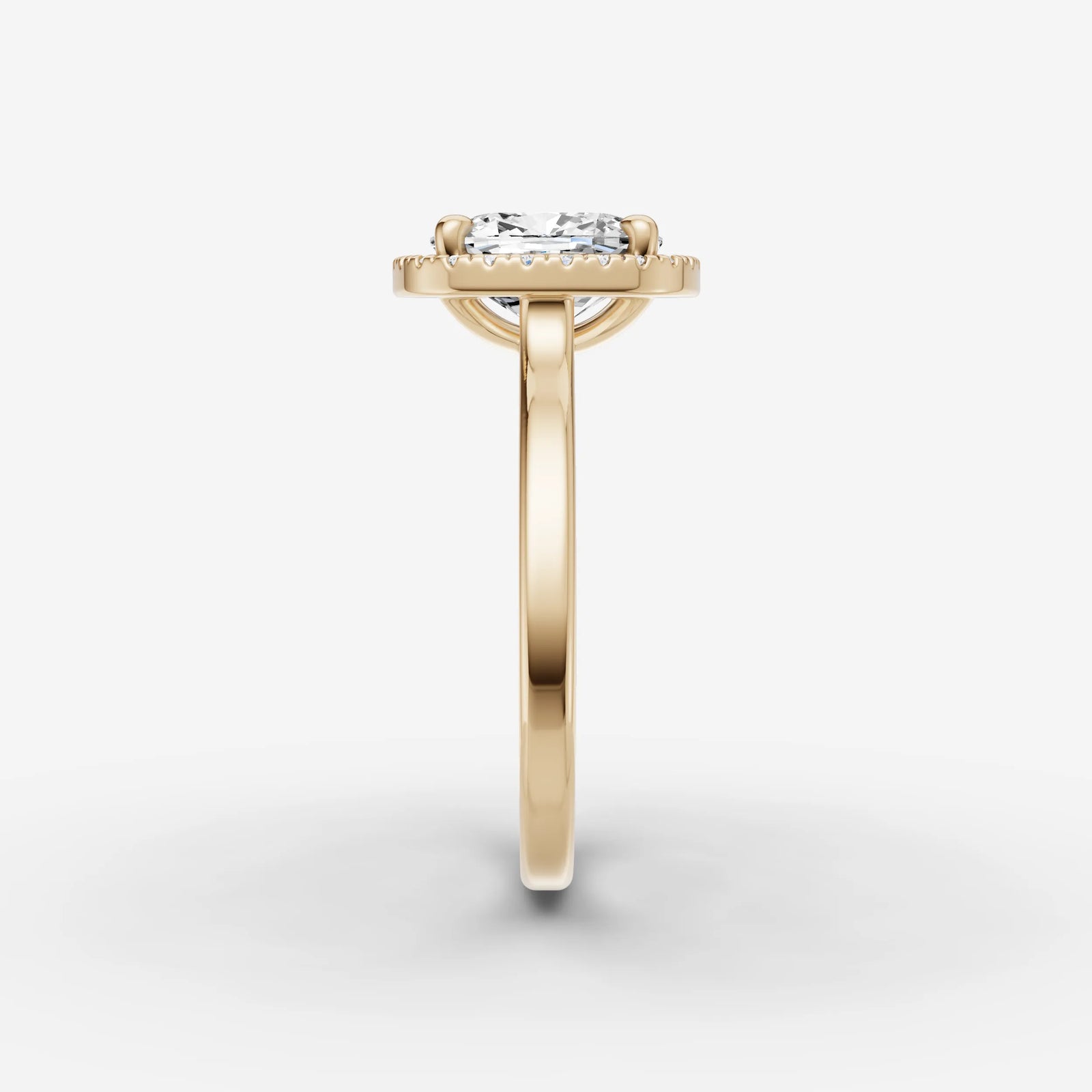Aurore cushion diamond setting in gold, angled view