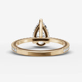 Etoile pear diamond setting in gold, top view