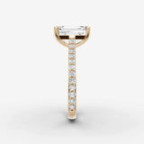 Cathedrale emerald diamond setting in gold, angled view