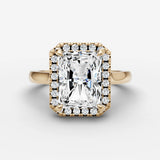 Aurore emerald diamond setting in gold, front view