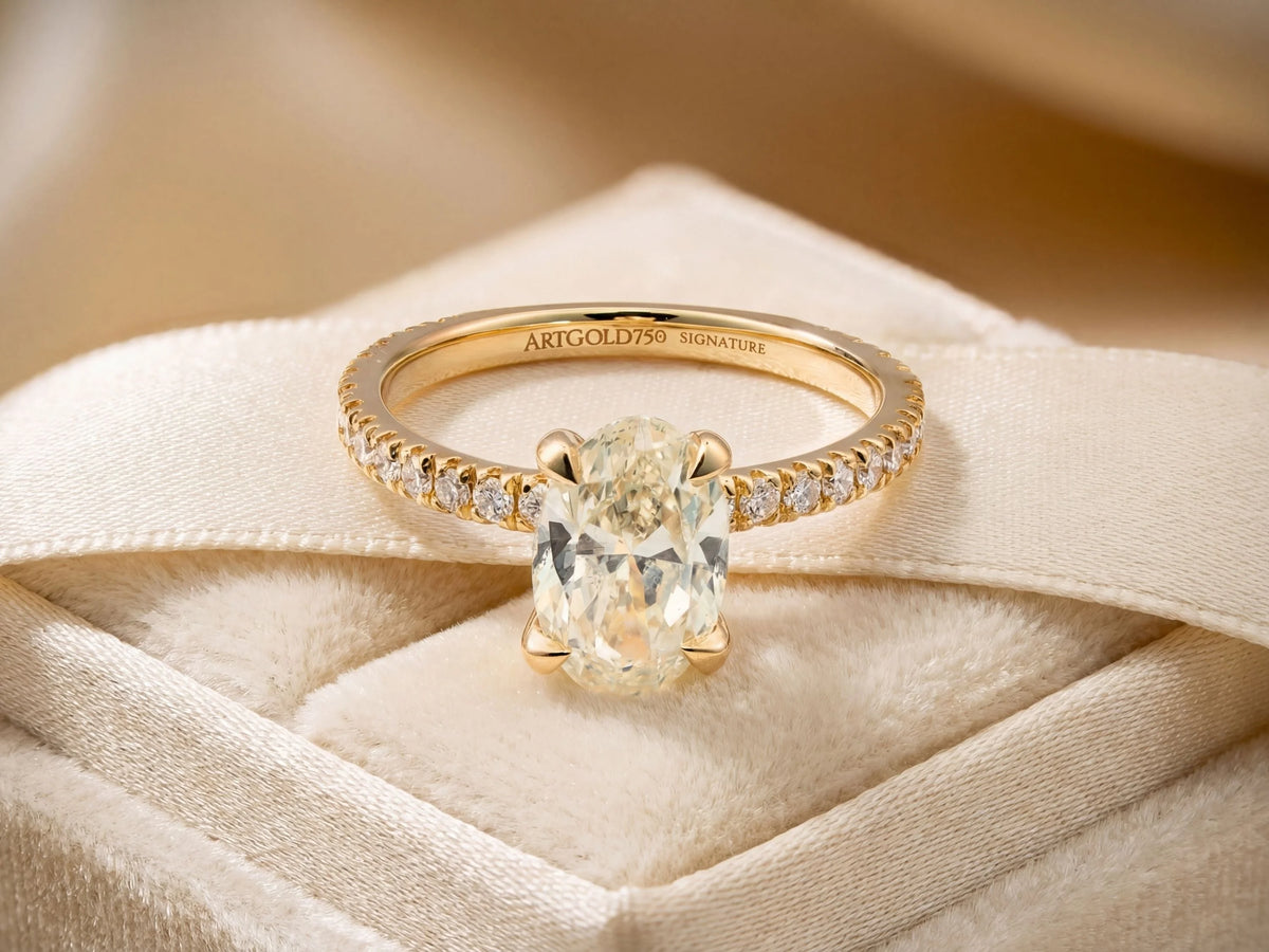 Soleil Pavé oval diamond engagement ring in 18k gold with artgold750 engraving