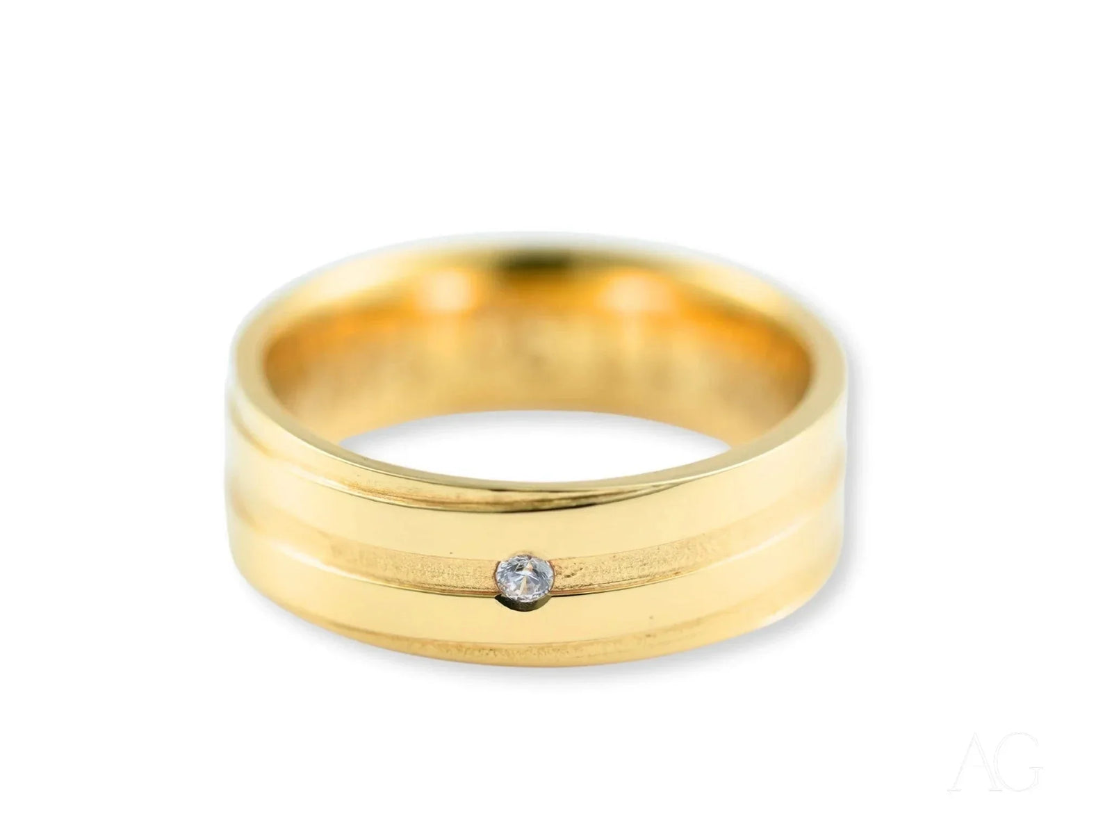 Solitaire Grace gold band ring with half-point diamond