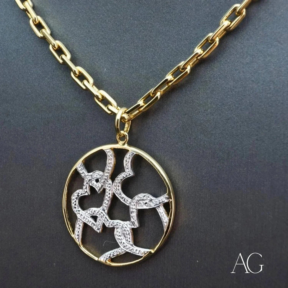 Symphony of Love 18k solid gold hearts pendant with diamonds