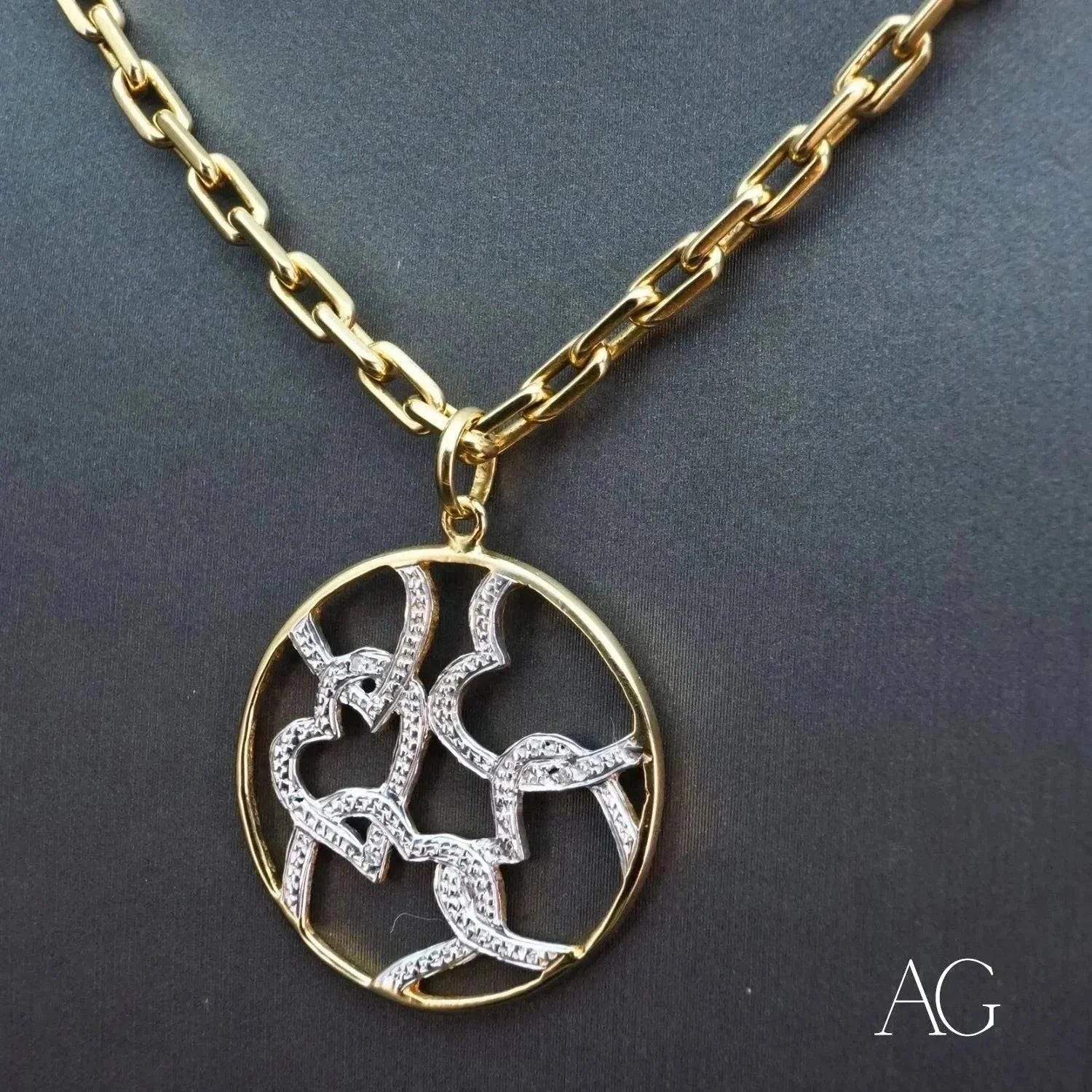 Symphony of Love 18k solid gold hearts pendant with diamonds