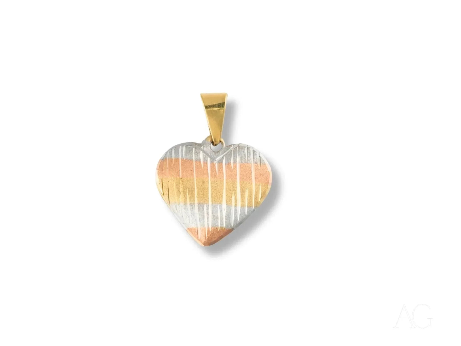 Three-tone heart pendant in tricolor art gold jewelry with striped texture