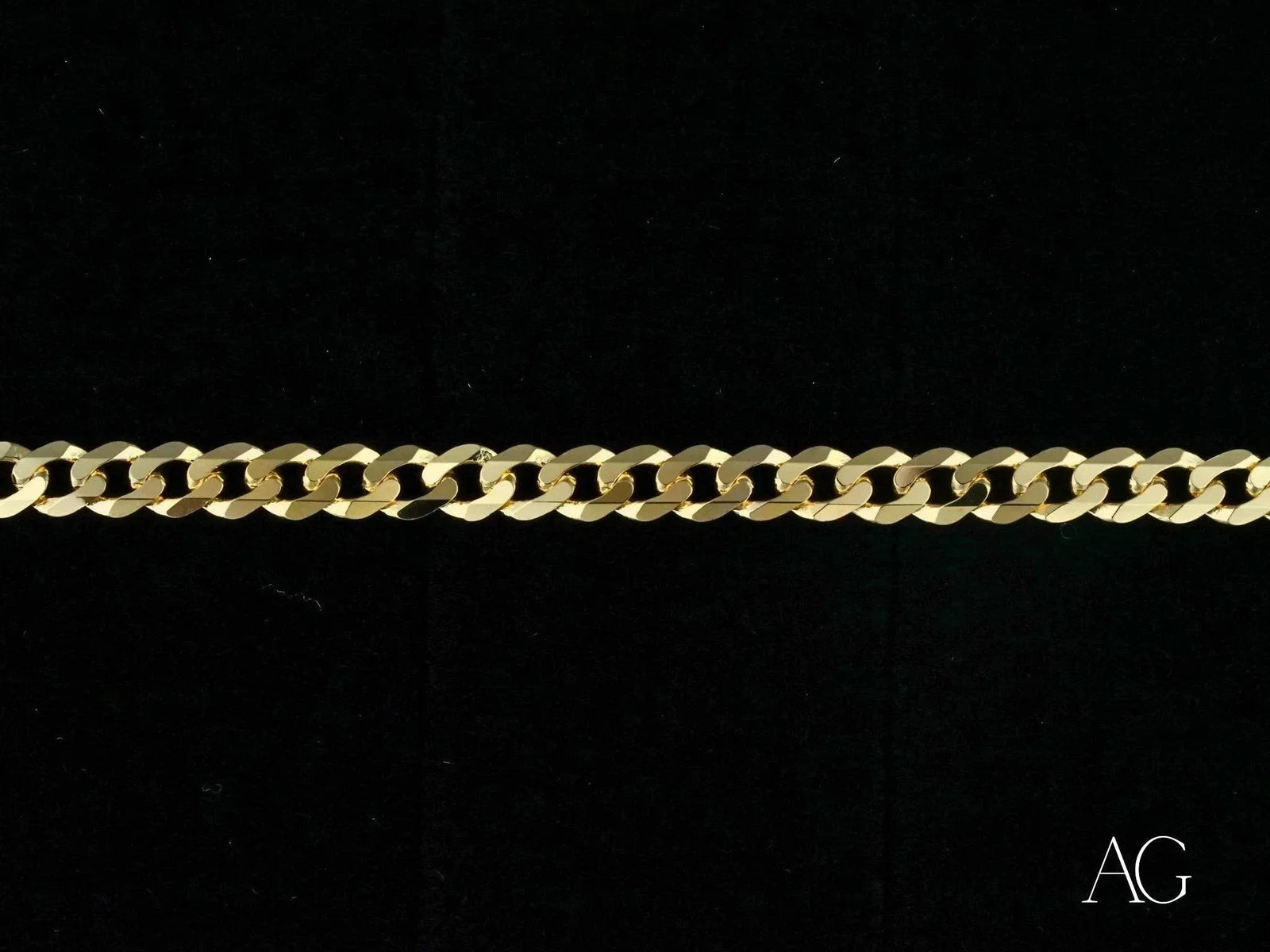 Polished 18k solid gold Cuban link bracelet with curb chain