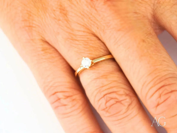 Timeless elegance 18k yellow gold CZ solitaire ring with marquise diamond